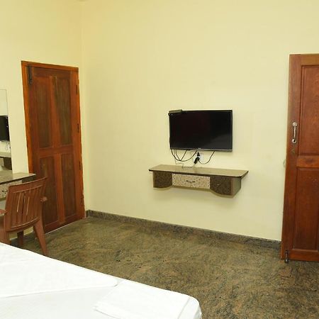 Thiruchendur Stayz Vairavel Residency Tiruchchendūr Exterior foto