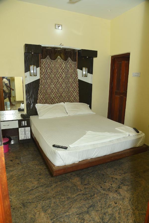 Thiruchendur Stayz Vairavel Residency Tiruchchendūr Exterior foto