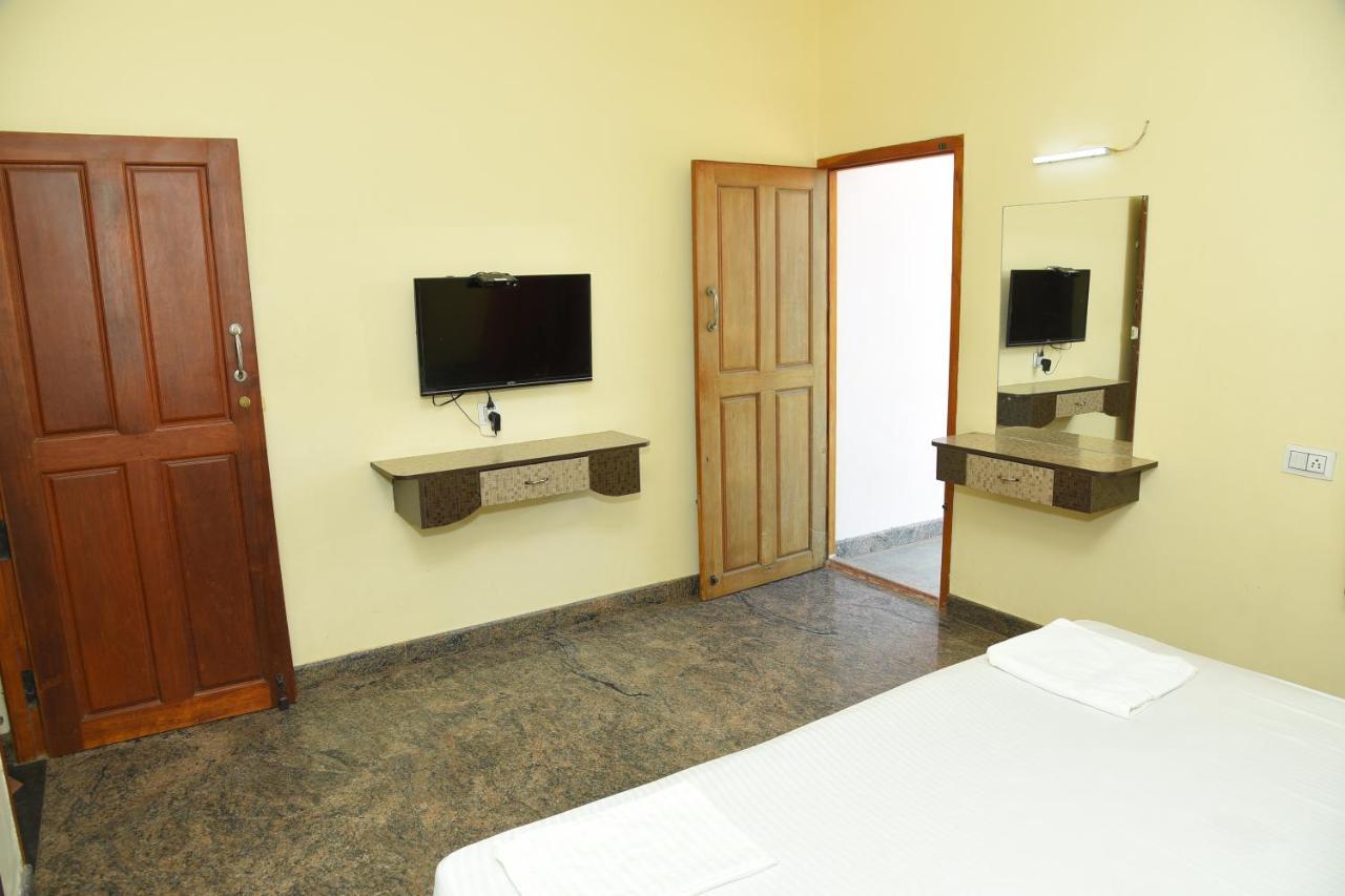 Thiruchendur Stayz Vairavel Residency Tiruchchendūr Exterior foto