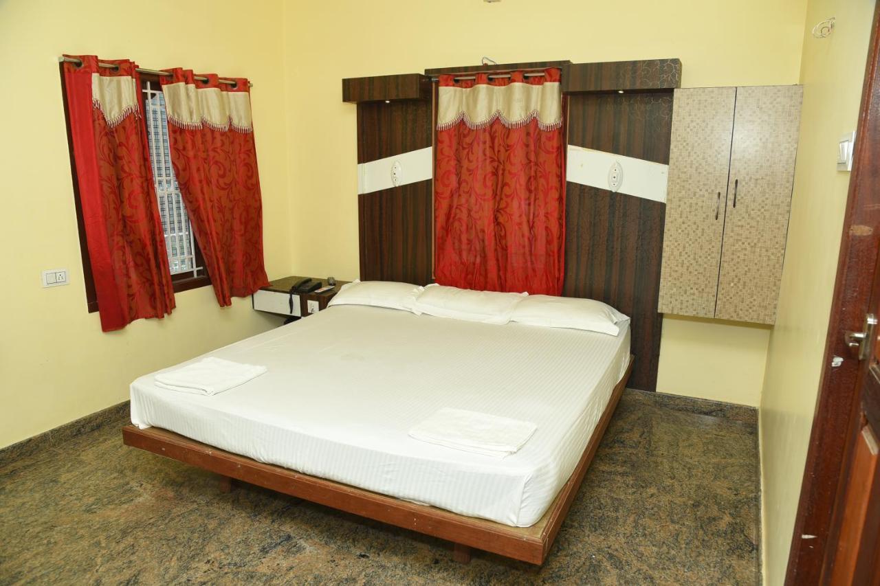 Thiruchendur Stayz Vairavel Residency Tiruchchendūr Exterior foto