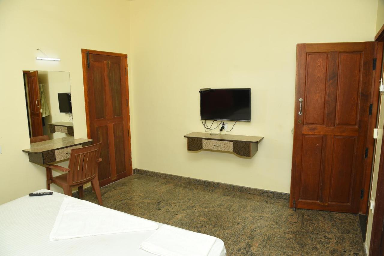 Thiruchendur Stayz Vairavel Residency Tiruchchendūr Exterior foto